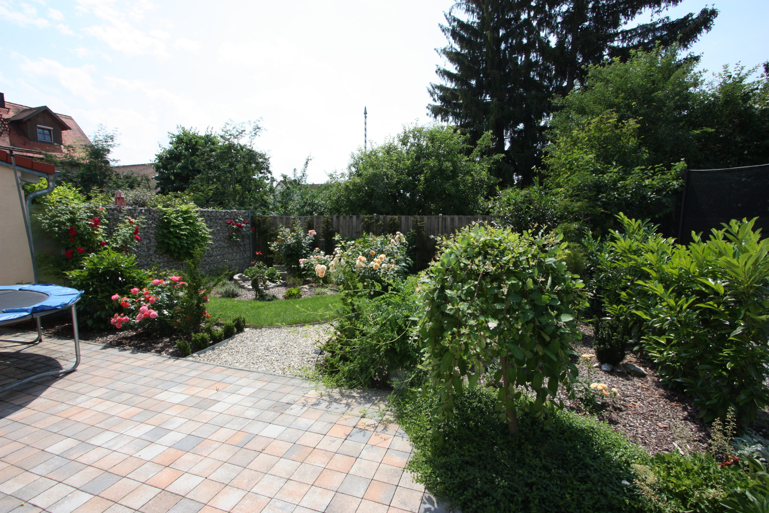 Terrasse mit Garten (1)