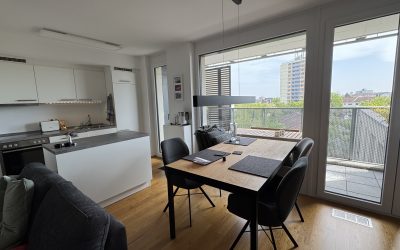Moderne, urbane 2 ZKB, Balkon, EBK, Parkett, TG, Mitnutzung Fitnessraum+Dachterr., IN-Nähe ARA-Hotel