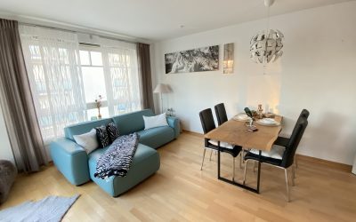 Stylisch Wohnen: Moderne, hochwertig möblierte 2 ZKB, Balkon, TG, Aufzug, IN-Stadtmitte
