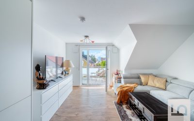 Lichtdurchflutete, ruhige Dachgeschoß-3 Zimmer-Wohnung mit EBK, 2 Balkone, Tiefgarage, IN-Nord