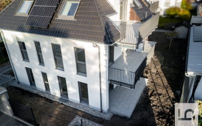 NEU und FERTIG! Wunderbare 3 ZKB, 85 qm, Balkon, 1.OG, Aufzug, KFW-40, Carport, IN-Süd, TOP-Lage