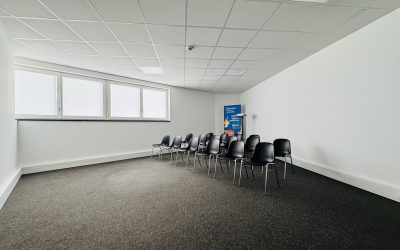 MODERN und REPRÄSENTATIV: Kleine Bürofläche im InterPark, 42 qm+Gem.fläche 10 qm, nähe IN Village