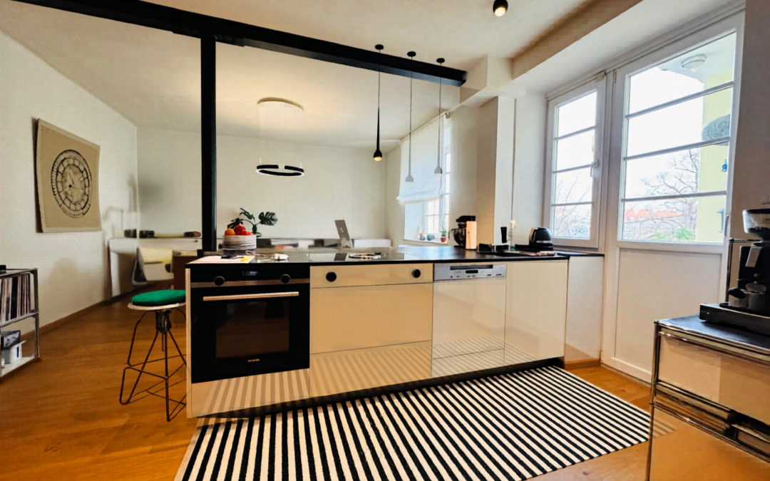 Großzügiges, geschmackvolles Wohnen in der Altstadt: 3,5 ZKB, ca. 125 qm, Balkon, komplett saniert