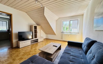 Gemütliche 2-ZKB-Dachgeschosswohnung mit 2 Stellplätzen in ruhiger Lage von IN-Nord