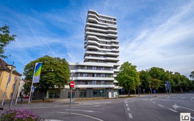 Modern wohnen im IN-TOWER – stilvolle 3 ZKB, EBK, Holzböden, TG, Balkon, Aufzug, IN-Nordbahnhof