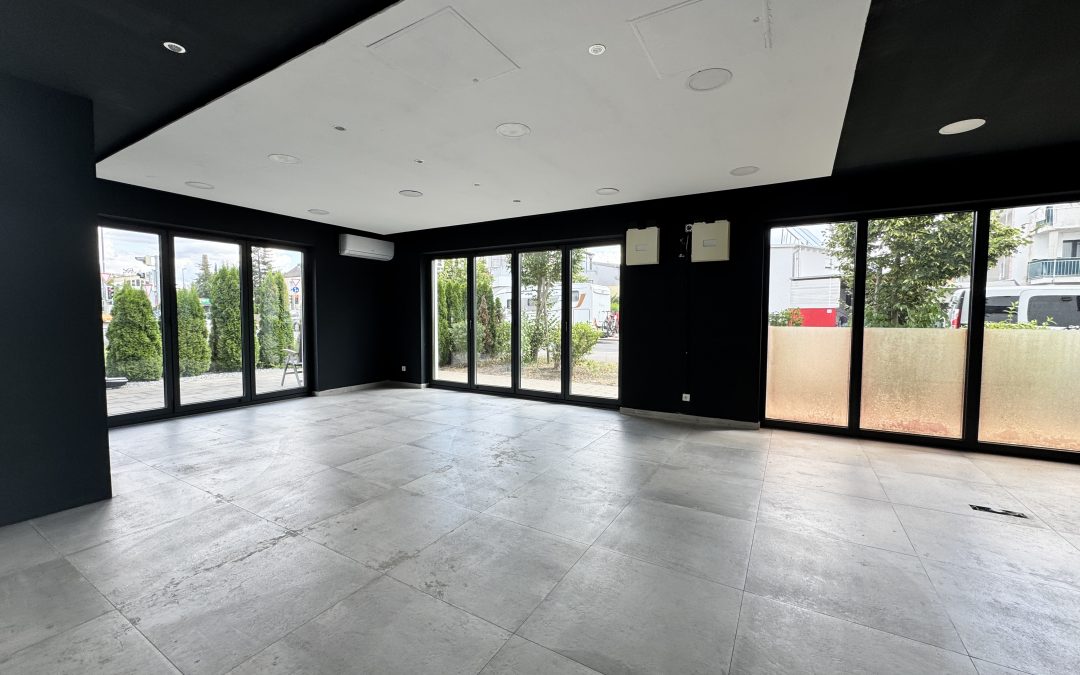 Moderne Ladenfläche über 2 Etagen, ca. 130 qm, Steinboden, große Schaufenster, TOP zentrale Lage