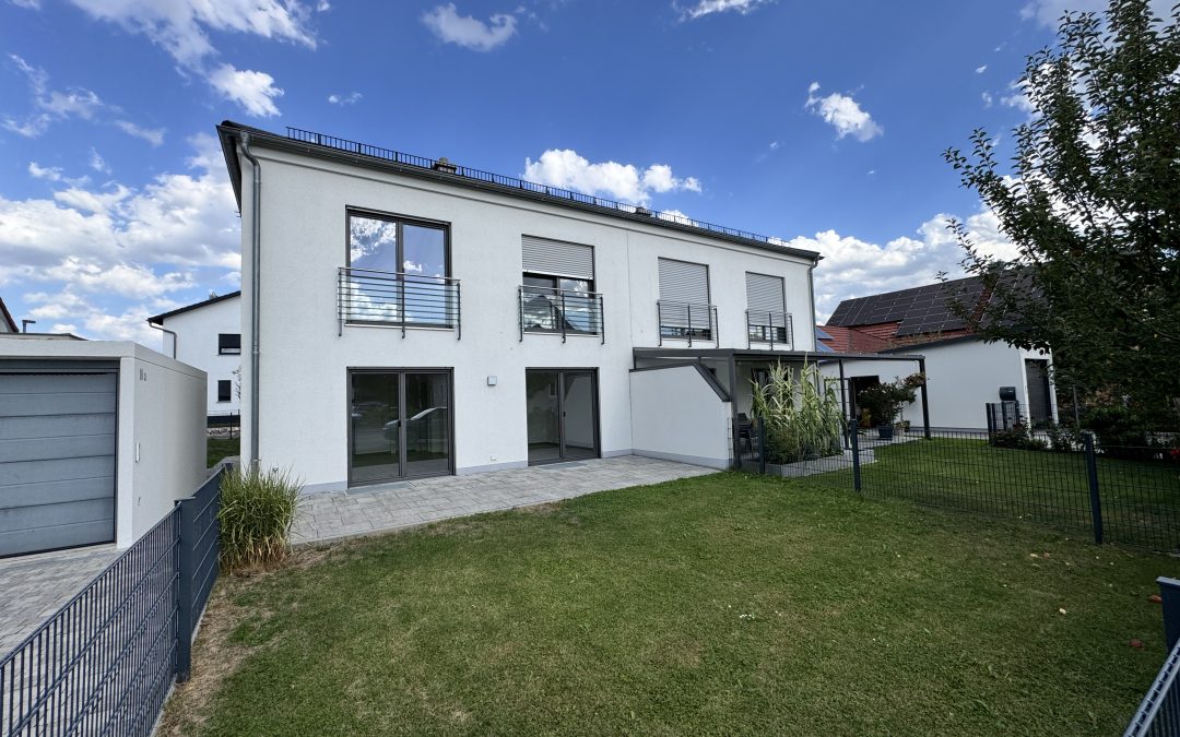 Wohnen mit viel Licht und Platz – moderne DHH mit Garten in Irgertsheim, 4 ZKB, ca 126 m2 Wfl.